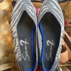 Women's Gray and Blue Flats